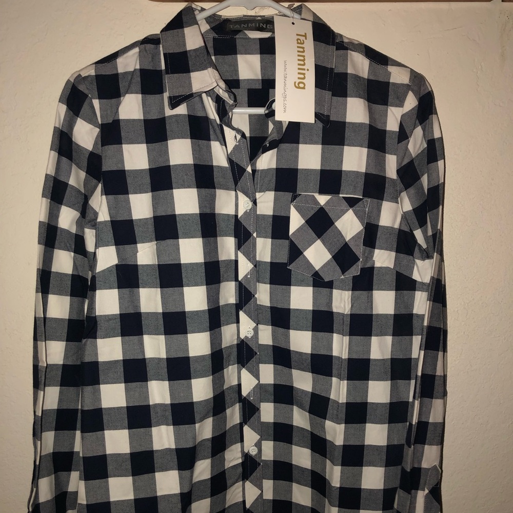 Dark blue checkered print button up shirt
